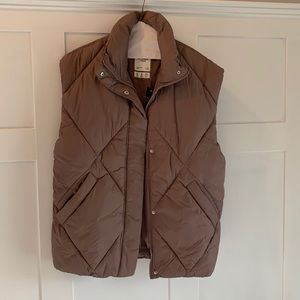 NWT!!!! A&F Oversized puffer vest.